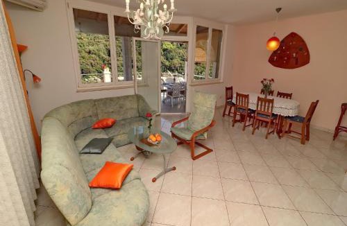 Zrnovo Apartment | Apartments Villa Cebalo Kor ula - Superior Three Bedroom Apartment with Terrace and Sea View MARKO