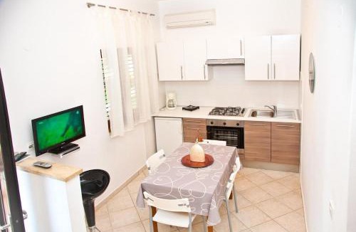 Liznjan Apartment | Apartments with a parking space Liznjan, Medulin - 7214