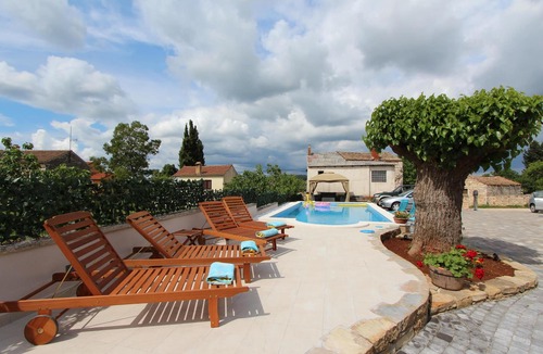 Rovinjsko Selo Apartment | Apartments with Shared Pool Midea 2