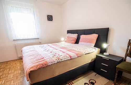 Skofljica Apartment | Apartments Želimlje - Three Bedroom Apartment 2 (spodaj)