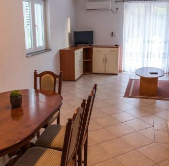 Mundanije Apartment | Apartments Zeljka B