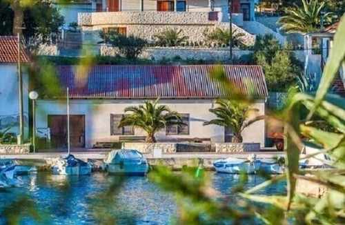 Molat Apartment | Apartments Zoja, (14292), Molat, hr