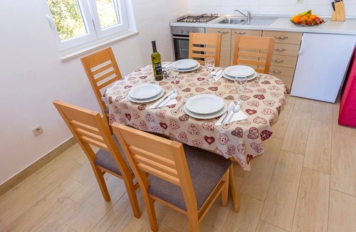 Veli Rat Apartment | Apartments Zvonko, (16324), Veli Rat, hr