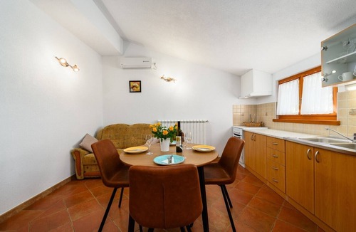 Brecevici Apartment | App Sadina with Private Pool and Garden