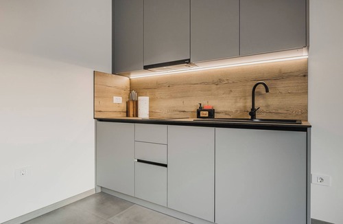 Đuba Apartment | Ashka vacation apartment with sea view