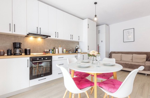 Timisoara Apartment | ATENEO - Studio DeLuxe MODERN Apartment, BIG Balcony, Plus FREE Parking