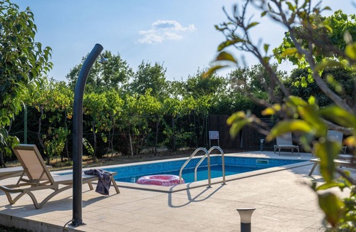 Kapelica Apartment | attraktive Wohnung mit privatem Pool by Interhome