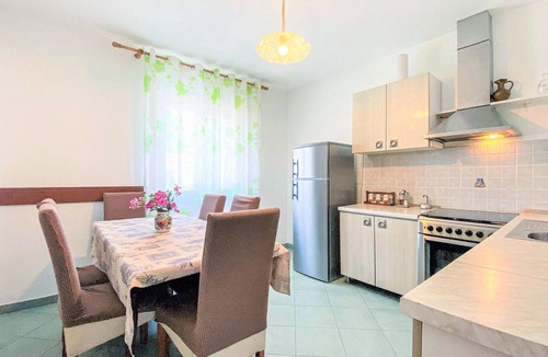 Kastel Sucurac Apartment | Awesome apartment in Kastel Sucurac