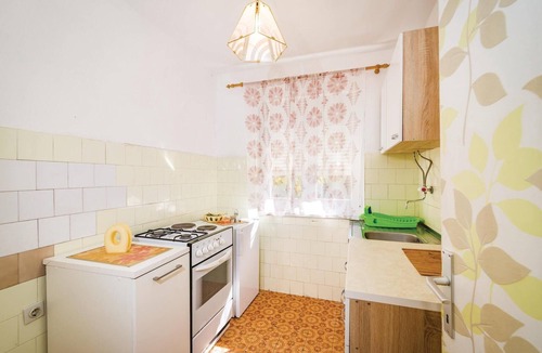 Gornji Karin Apartment | Awesome apartment in Gornji Karin