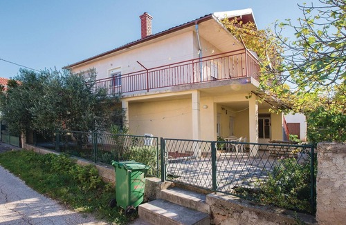 Gornji Karin Apartment | Awesome apartment in Gornji Karin