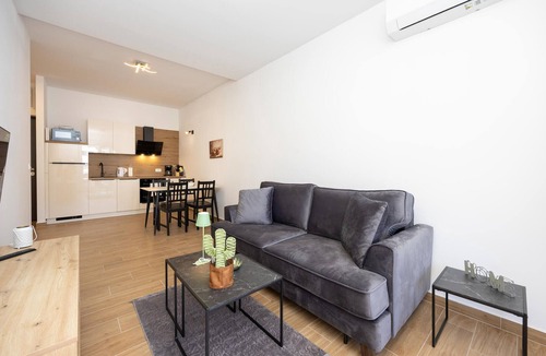 Seget Donji Apartment | Awesome apartment in Seget Donji