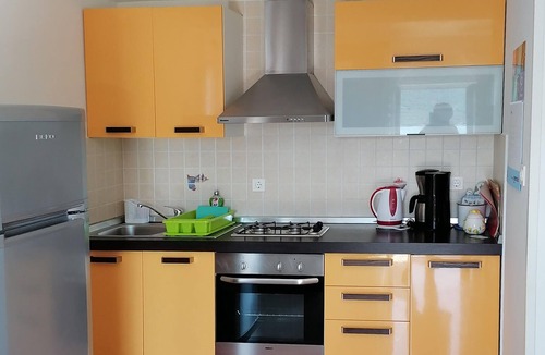 Cres Apartment | Awesome apartment in Cres with house sea view