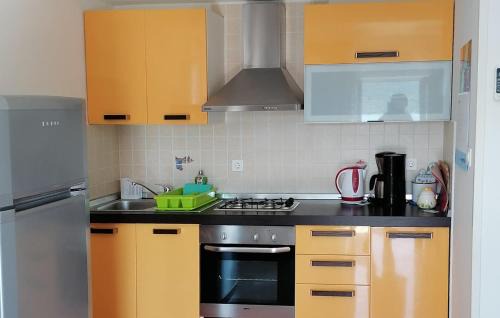 Cres Apartment | Awesome Apartment In Cres With House Sea View