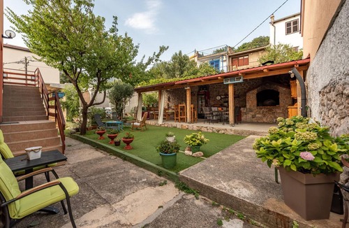 Karlobag Apartment | Awesome apartment in Karlobag with WiFi