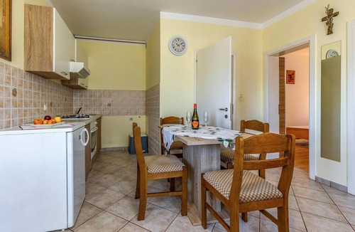 Kavran Apartment | Awesome apartment in Kavran with WiFi