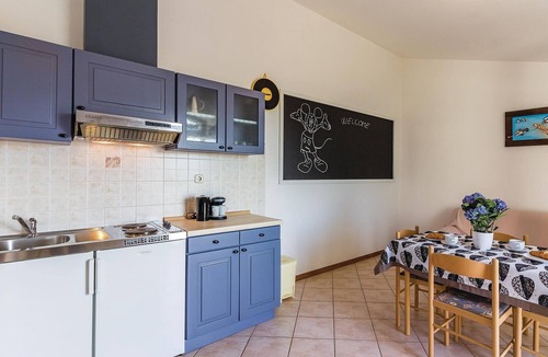 Pula Apartment | Awesome apartment in Pula with house sea view