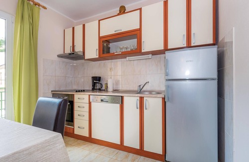 Raslina Apartment | Awesome apartment in Raslina with WiFi