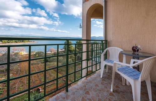 Raslina Apartment | Awesome apartment in Raslina with WiFi