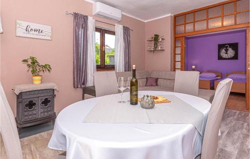 Raslina Apartment | Awesome Apartment In Raslina