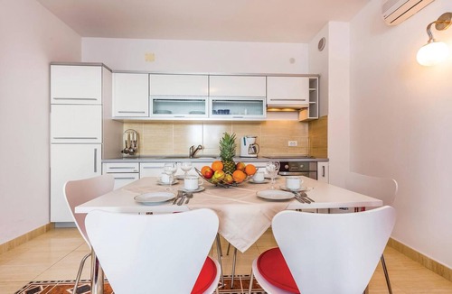 Selce Apartment | Awesome apartment in Selce with house sea view