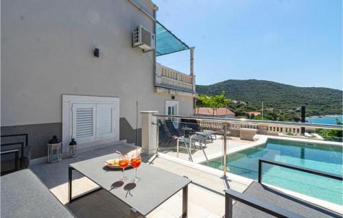 Zrnovo Apartment | Awesome Apartment In Zrnovo