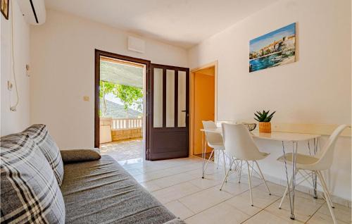 Zrnovo Apartment | Awesome Apartment In Zrnovo