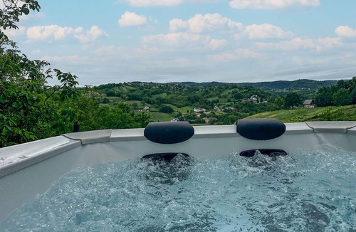 Sveti Ivan Zelina House | Awesome home in Sveti Ivan Zelina with sauna