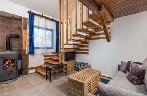 Rakovica House | Awesome home in Brocanac with Jacuzzi, Sauna and WiFi