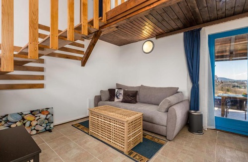 Rakovica House | Awesome home in Brocanac with Jacuzzi, Sauna and WiFi