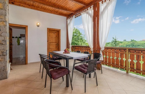 Jastrebarsko House | Awesome home in Dragovanscak with sauna