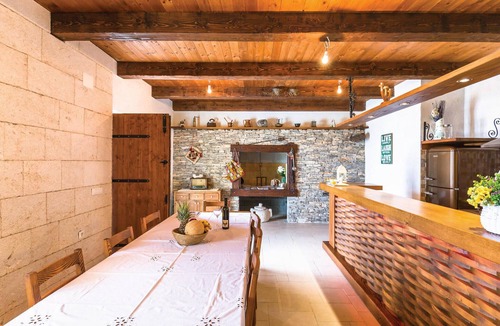 Tucepi House | Awesome home in Gornje Tucepi
