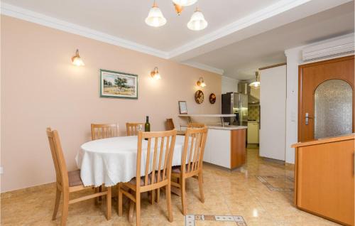 Garica House | Awesome Home In Garica