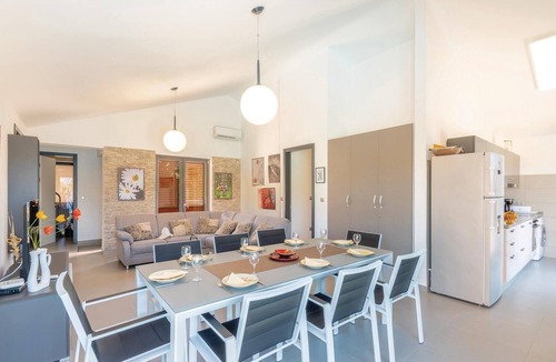 Kneza House | Awesome home in Kneze