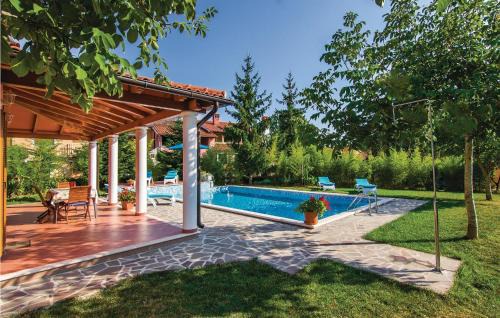 Laginji House | Awesome Home In Laginji With Sauna