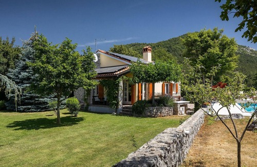 Lupoglav House | Awesome home in Lupoglav