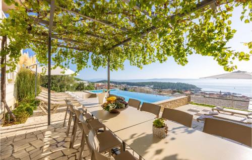 Moca House | Awesome Home In Makarska With Sauna