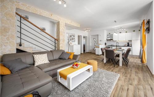 Nedescina House | Awesome Home In Nedescina