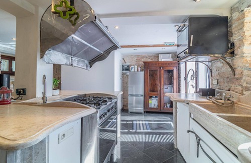 Katun Lindarski House | Awesome home in Pazin with WiFi