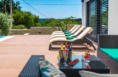 Sveta Katarina House | Awesome home in Pican
