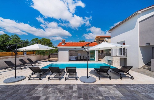 Polaca House | Awesome home in Polaca