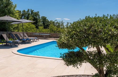 Visnjan House | Awesome home in Porec