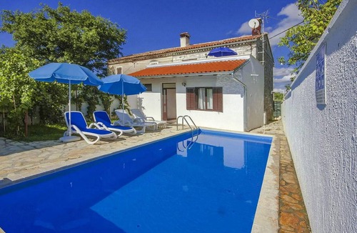 Zbandaj House | Awesome home in Porec