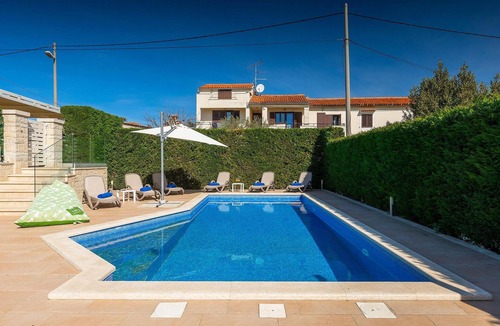 Kastelir House | Awesome home in Porec with sauna
