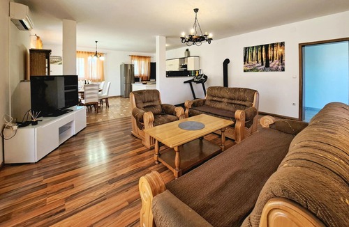 Sikici House | Awesome home in Pula with WiFi