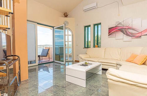 Razanj House | Awesome home in Razanj