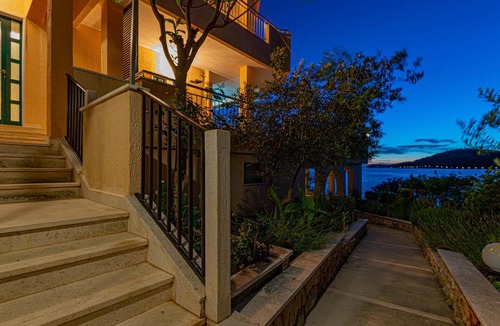 Razanj House | Awesome home in Razanj