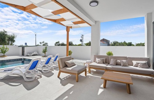 Ugljan House | Awesome home in Ugljan