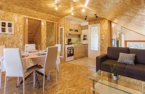 Valtura House | Awesome home in Valtura