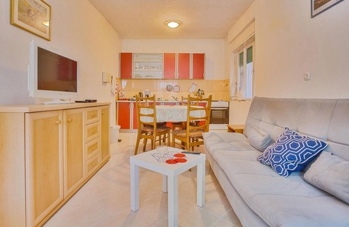 Iz House | Awesome home in Veli Iz with WiFi