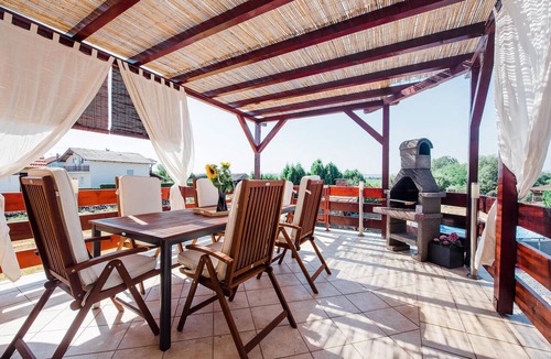 Kaptol House | Awesome home in Velika with heated swimming pool